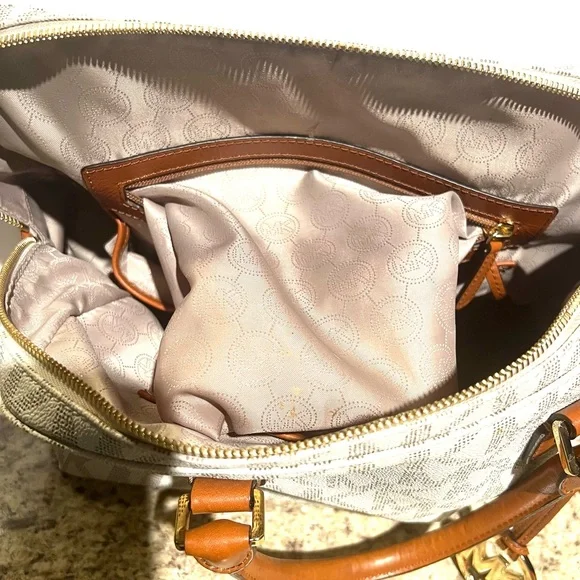 New, Light Brown, Purse By Michael Kors. FREE, Second, MK Gold Logo Ring. - Picture 11 of 13